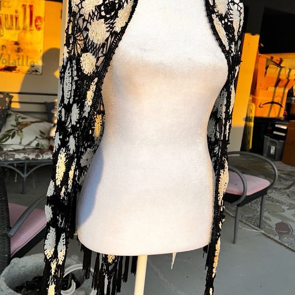 Black & White Crochet Fringe Boho Shawl! - Picture 8 of 16